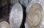 Polacy zabierają pieniądze z banków. Co się dzieje?