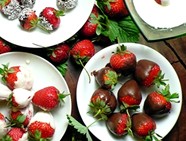 Truskawki w czekoladzie w 5 minut. Prosty deser! Próbowaliście?