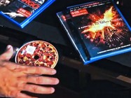 DVD zamieniające się w pizzę - świetny chwyt marketingowy (WIDEO)